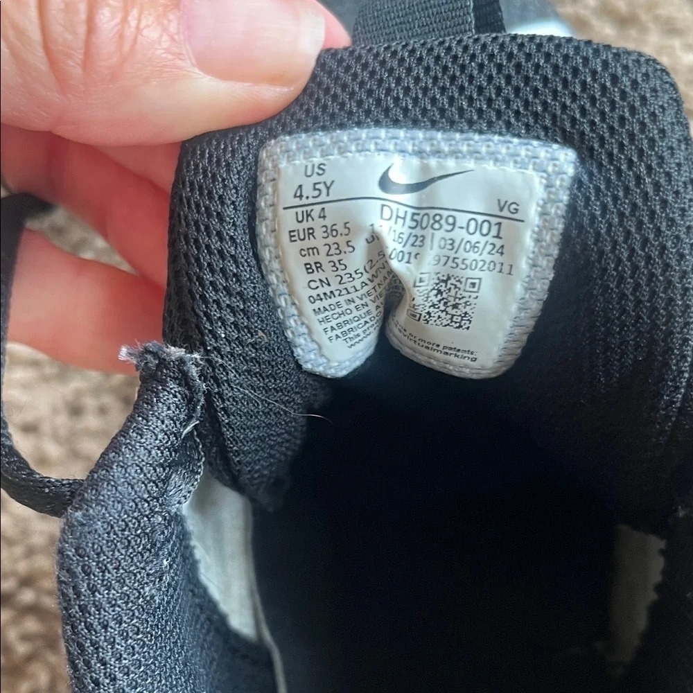 Nike dynamic cleats